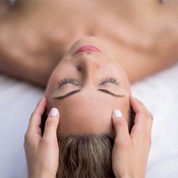 Soin Massage du Visage Fleurs et Fruits de Bali...